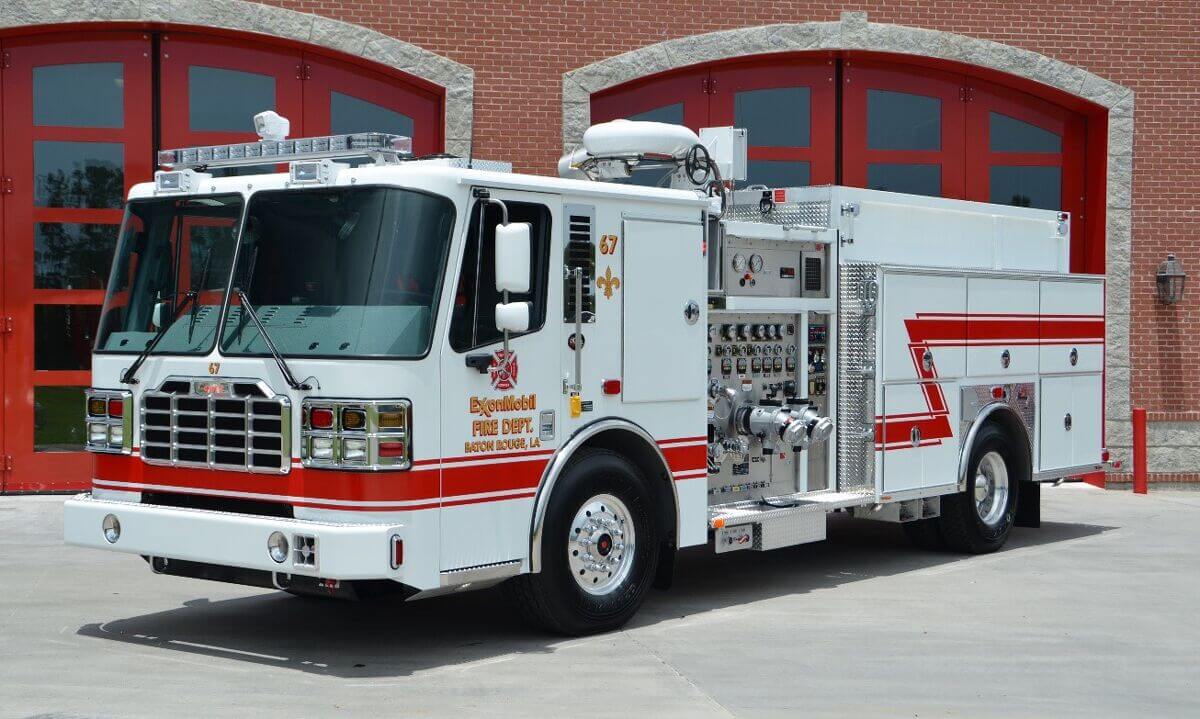 TWO-MAN RESCUE CAB CONFIGURATIONS WITH TRANSVERSE STORAGE COMPARTMENT