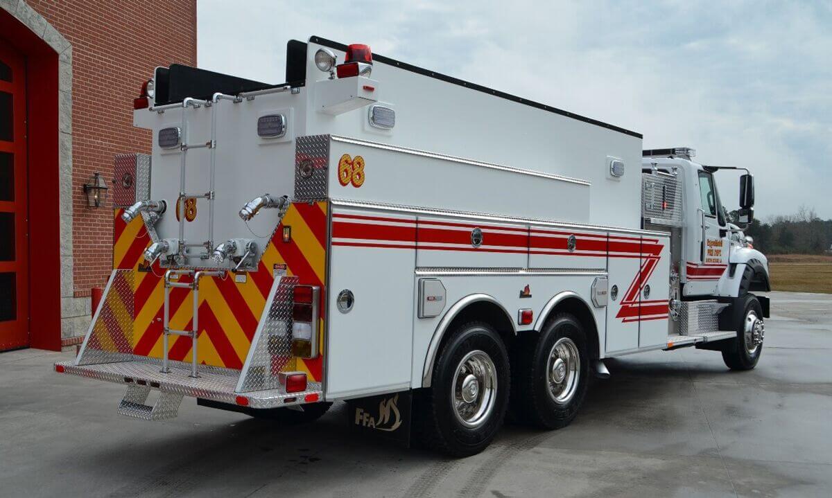 Painted poly wet-side configuration tanks